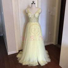 Load image into Gallery viewer, Beading Prom Dresses 2020 V neck Pink High Split Tulle Sweep Train Sleeveless Evening Gown A-line Lace Up Backless Vestido De
